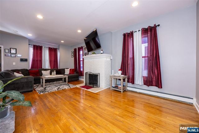 32 Newfield Street, East Orange, NJ 07017