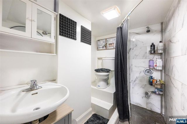 32 Newfield Street, East Orange, NJ 07017