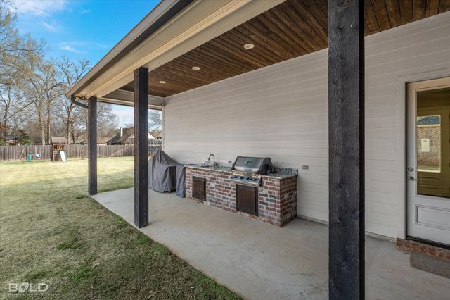 410 Oakwood Trace Court, Shreveport, LA 71106