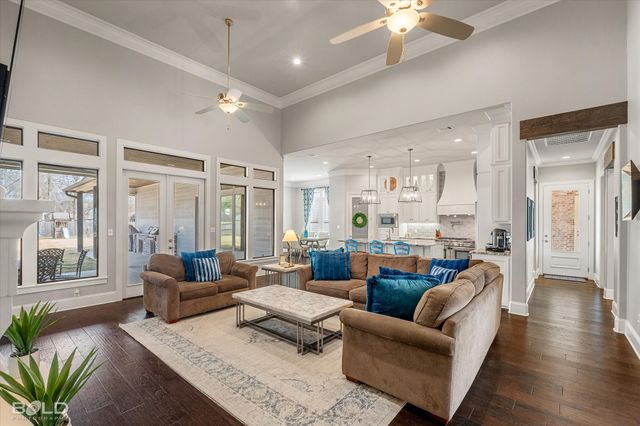 410 Oakwood Trace Court, Shreveport, LA 71106