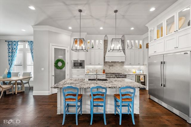 410 Oakwood Trace Court, Shreveport, LA 71106