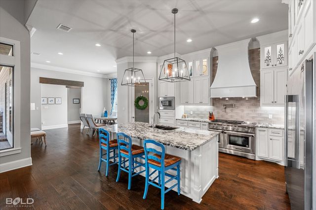 410 Oakwood Trace Court, Shreveport, LA 71106