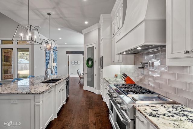 410 Oakwood Trace Court, Shreveport, LA 71106