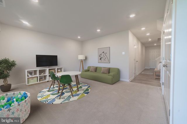 101 EXTROVERT DRIVE, Charles Town, WV 25414
