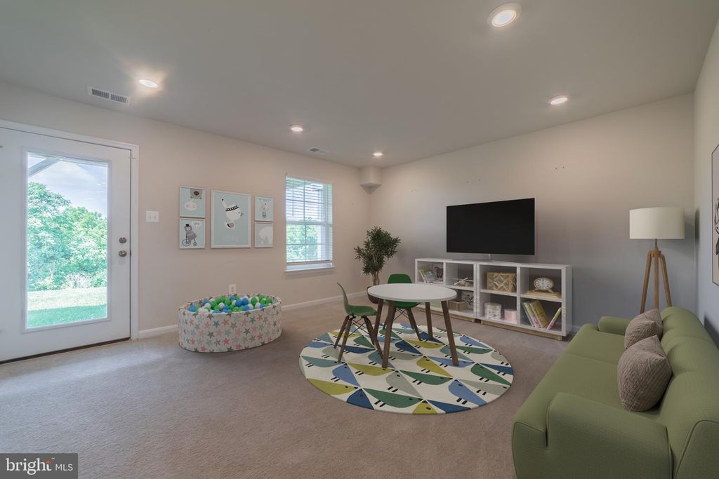 101 EXTROVERT DRIVE, Charles Town, WV 25414
