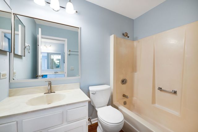 1008 Churchill Drive, Naperville, IL 60563