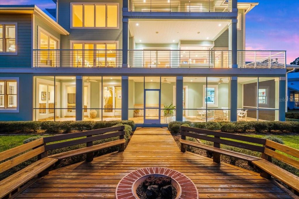 Image 4 of property listing at 2806 BAY VISTA COURT, New Smyrna Beach, FL 32168