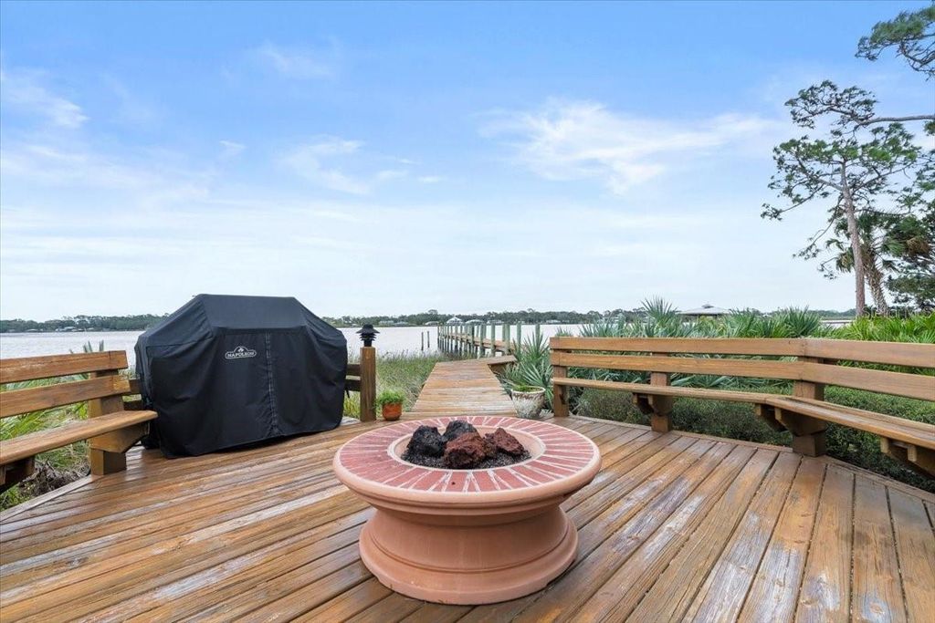 Image 56 of property listing at 2806 BAY VISTA COURT, New Smyrna Beach, FL 32168