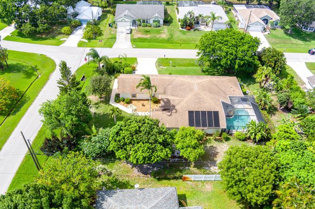 620 SE Stow Terrace, Port St Lucie, FL 34984