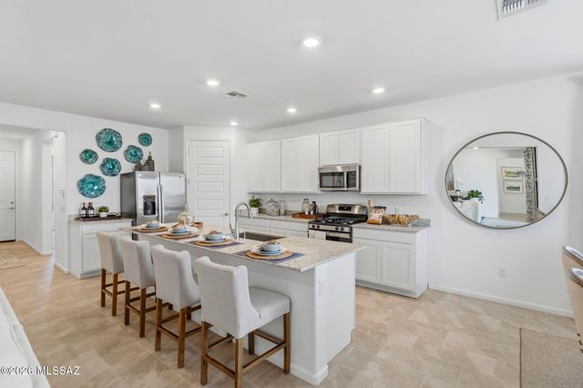 8189 S Charles Young Way, Tucson, AZ 85747