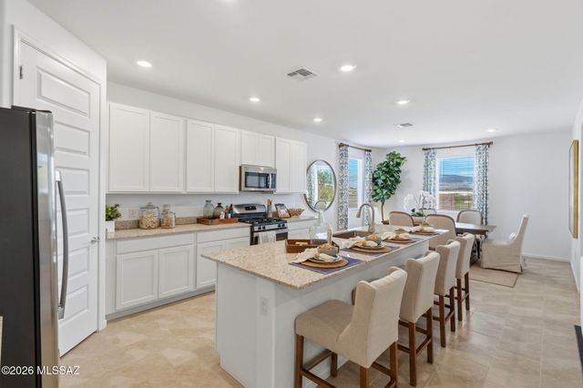 8189 S Charles Young Way, Tucson, AZ 85747
