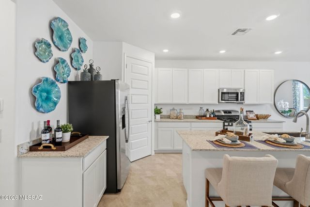 8189 S Charles Young Way, Tucson, AZ 85747
