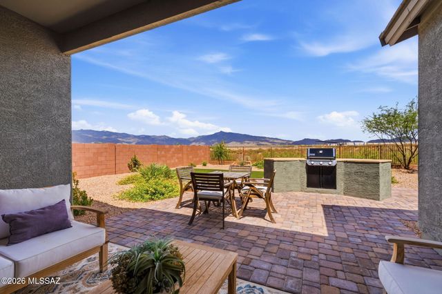8189 S Charles Young Way, Tucson, AZ 85747