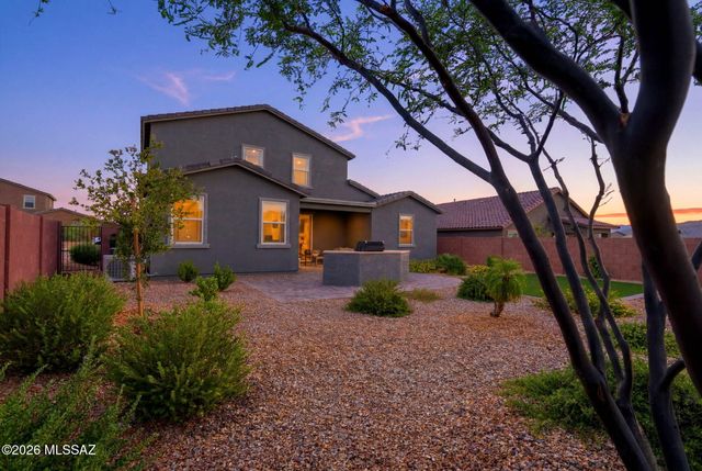 8189 S Charles Young Way, Tucson, AZ 85747