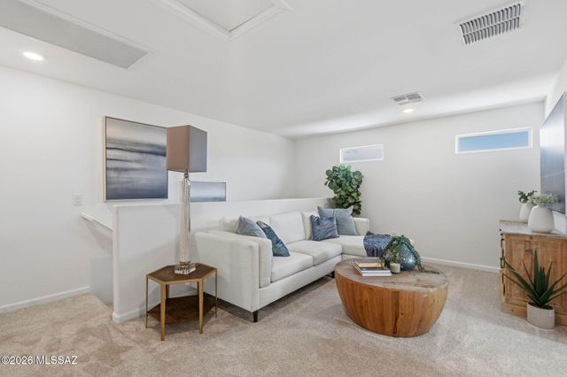 8189 S Charles Young Way, Tucson, AZ 85747