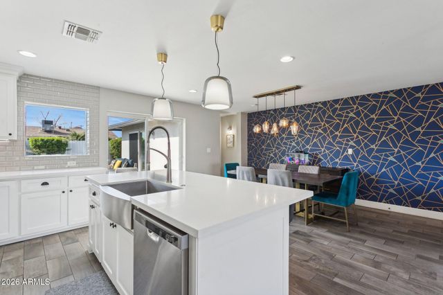 6431 E Sheridan Street, Scottsdale, AZ 85257