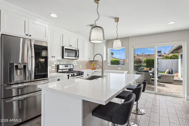 6431 E Sheridan Street, Scottsdale, AZ 85257