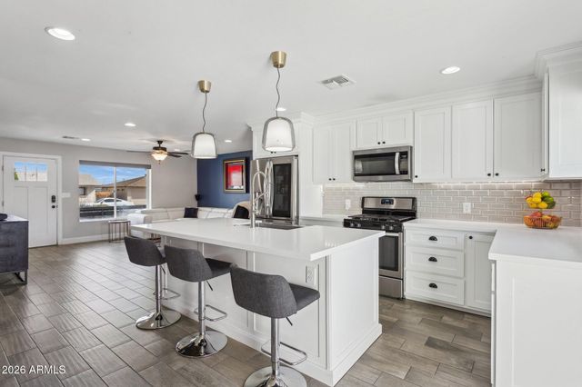 6431 E Sheridan Street, Scottsdale, AZ 85257