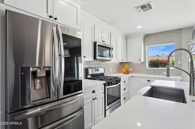 6431 E Sheridan Street, Scottsdale, AZ 85257