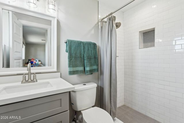 6431 E Sheridan Street, Scottsdale, AZ 85257