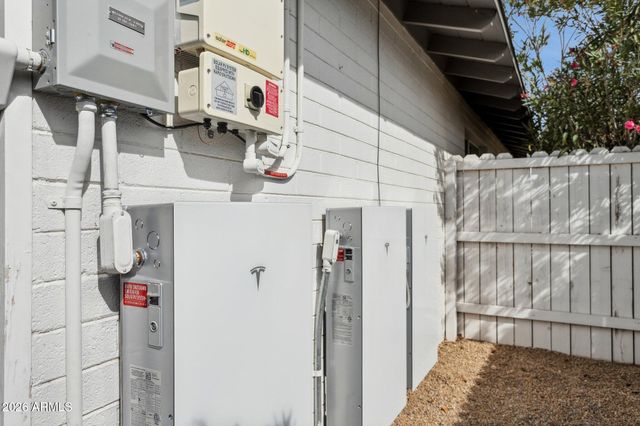 6431 E Sheridan Street, Scottsdale, AZ 85257