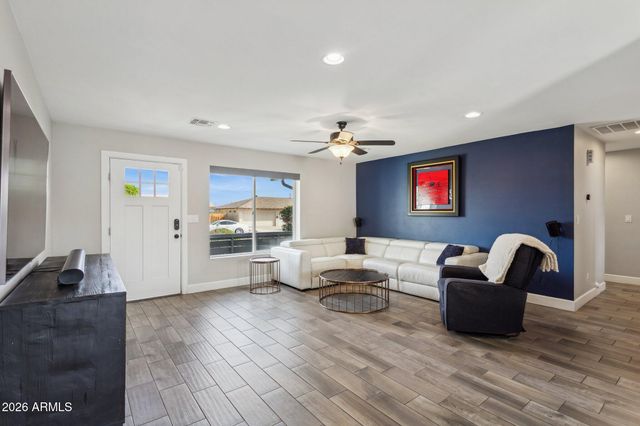 6431 E Sheridan Street, Scottsdale, AZ 85257