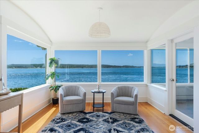 1920 Day Island Boulevard W, University Place, WA 98466