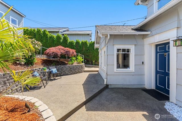 1920 Day Island Boulevard W, University Place, WA 98466