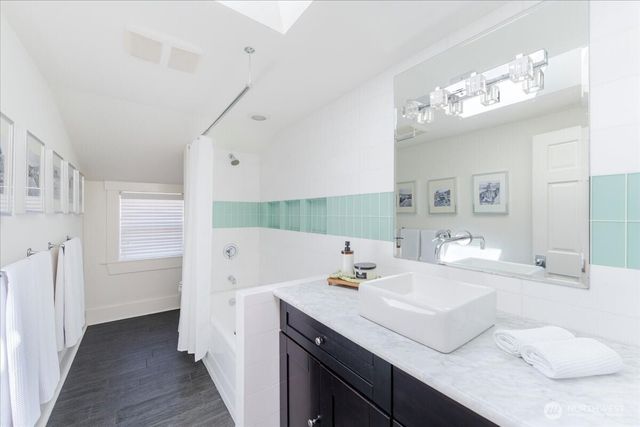 1920 Day Island Boulevard W, University Place, WA 98466