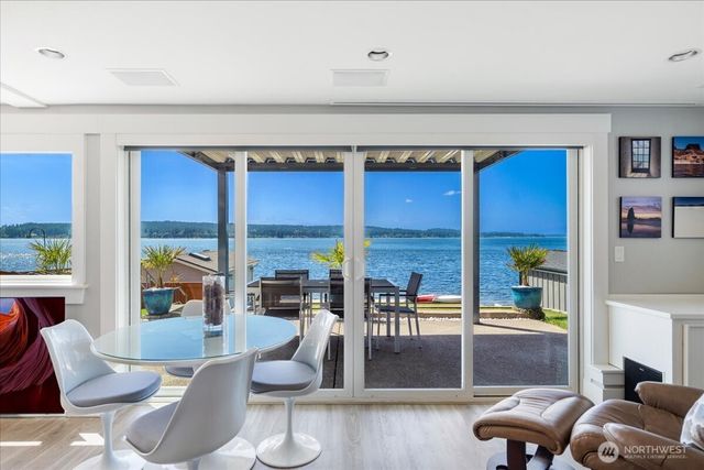 1920 Day Island Boulevard W, University Place, WA 98466