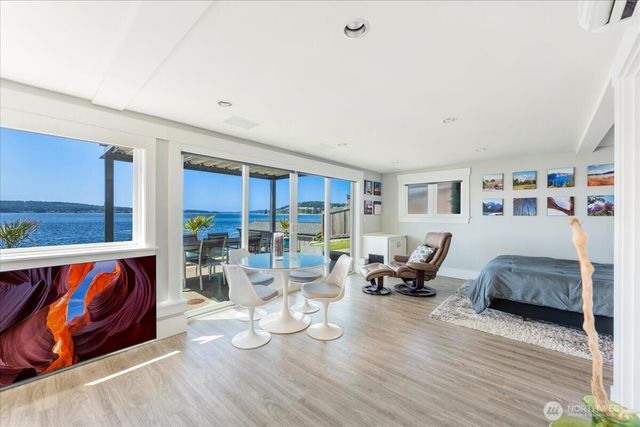 1920 Day Island Boulevard W, University Place, WA 98466