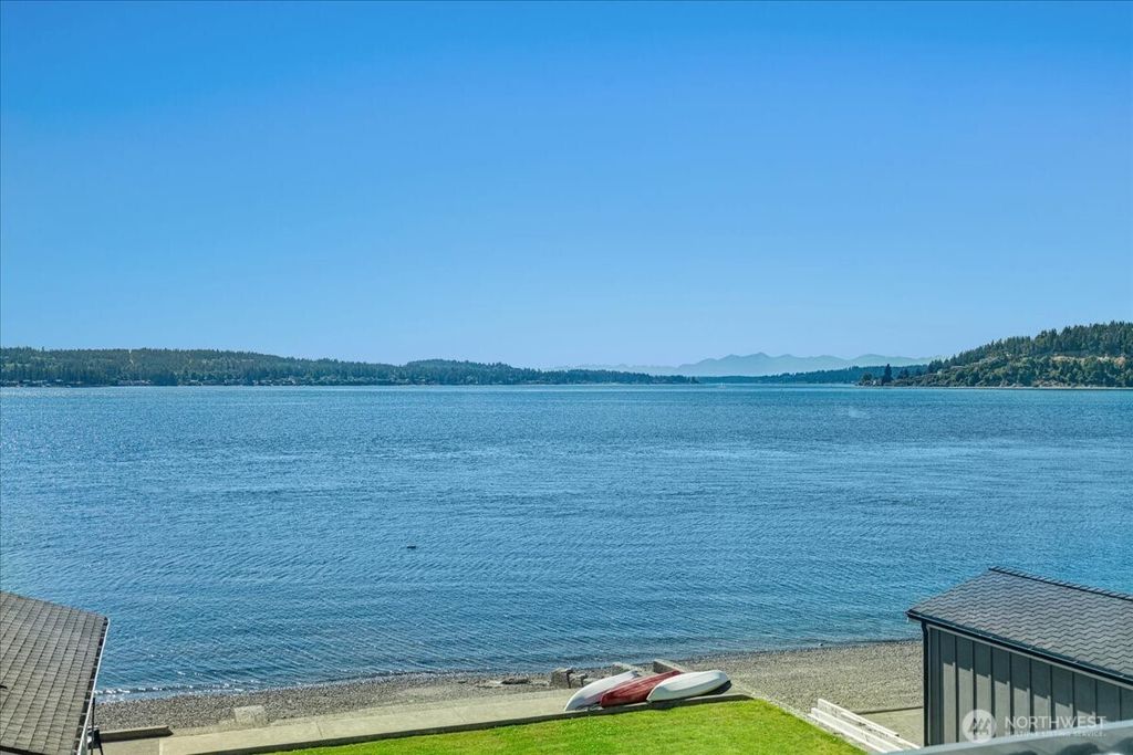 1920 Day Island Boulevard W, University Place, WA 98466