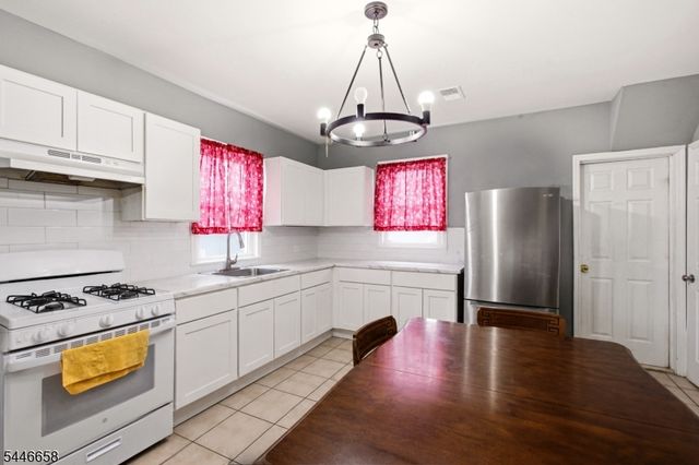 148 Palisade Ave, Garfield City, NJ 07026