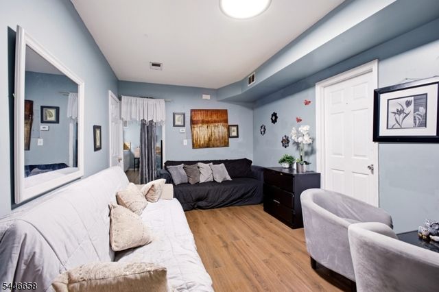 148 Palisade Ave, Garfield City, NJ 07026