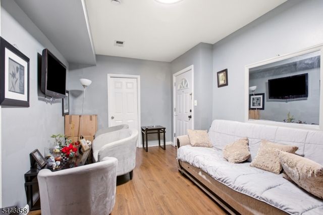 148 Palisade Ave, Garfield City, NJ 07026