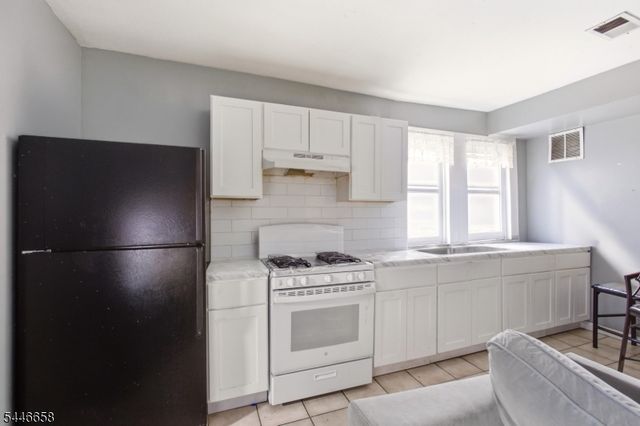 148 Palisade Ave, Garfield City, NJ 07026