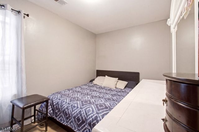 148 Palisade Ave, Garfield City, NJ 07026