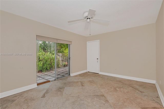 9852 NW 9th Ct, Plantation, FL 33324