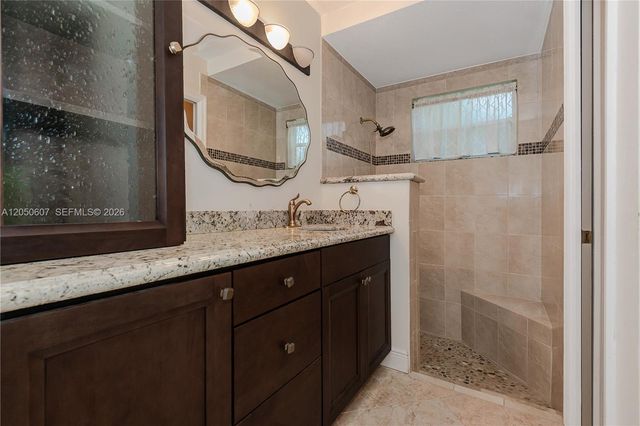 9852 NW 9th Ct, Plantation, FL 33324