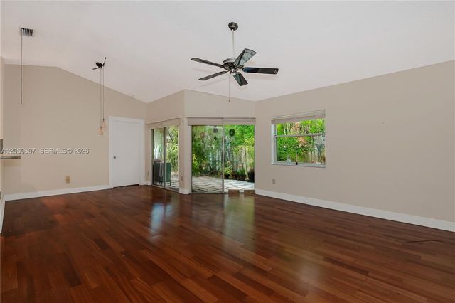 9852 NW 9th Ct, Plantation, FL 33324
