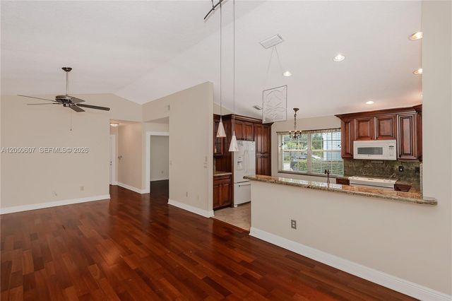 9852 NW 9th Ct, Plantation, FL 33324