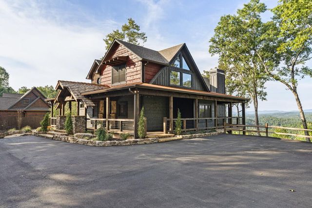 13 Hope Drive, Blue Ridge, GA 30513