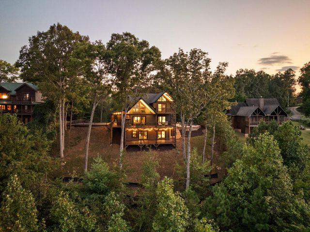 13 Hope Drive, Blue Ridge, GA 30513