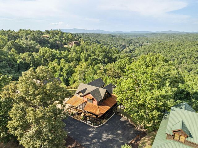 13 Hope Drive, Blue Ridge, GA 30513