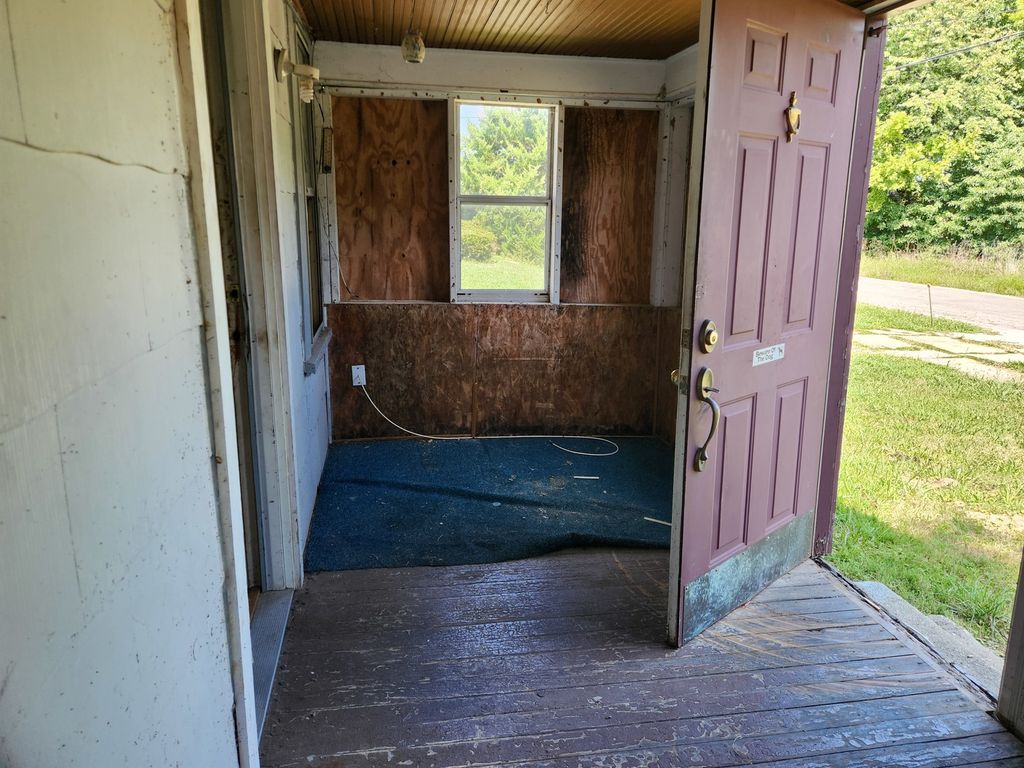 Image 13 of property listing at 1009 S 20th Street, Mt Vernon, IL 62864