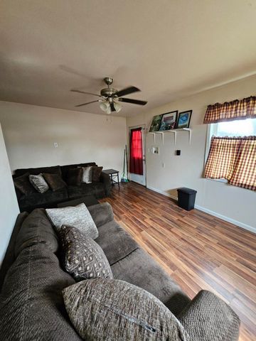 505 9th Street, Monett, MO 65708