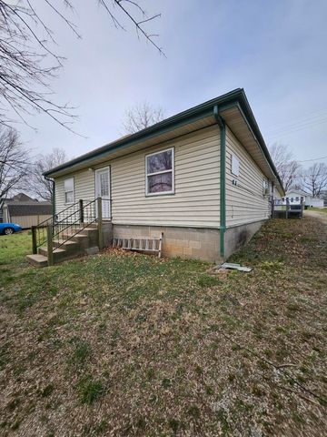 505 9th Street, Monett, MO 65708