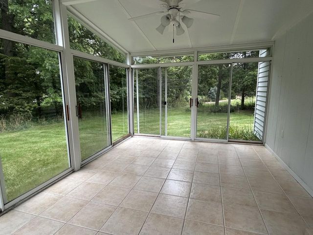 W330N5570 Linden CIRCLE E, Nashotah, WI 53058