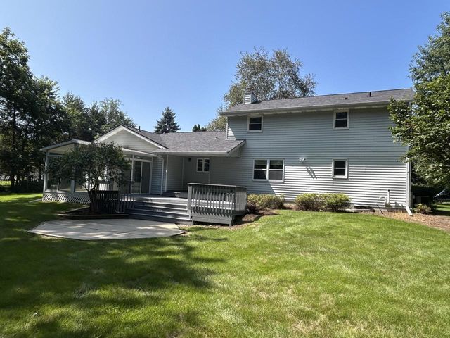 W330N5570 Linden CIRCLE E, Nashotah, WI 53058