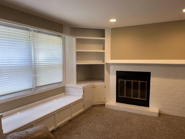 W330N5570 Linden CIRCLE E, Nashotah, WI 53058